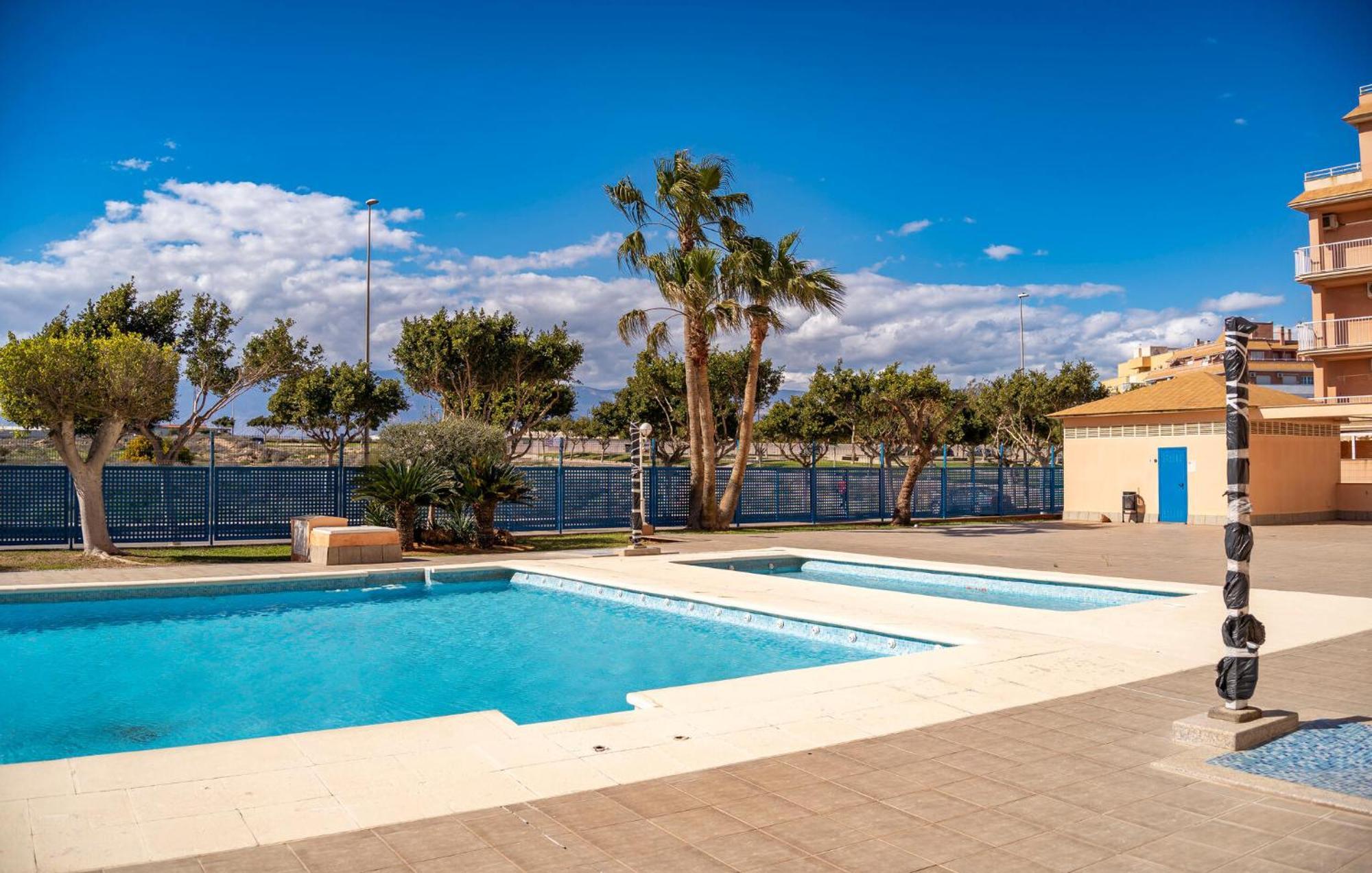 Amazing In Apartment Roquetas de Mar